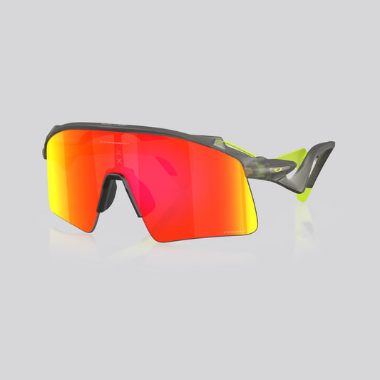 Lentes de sol Oakley Stunt Wing Prizm Ruby/Matte Grey Smoke