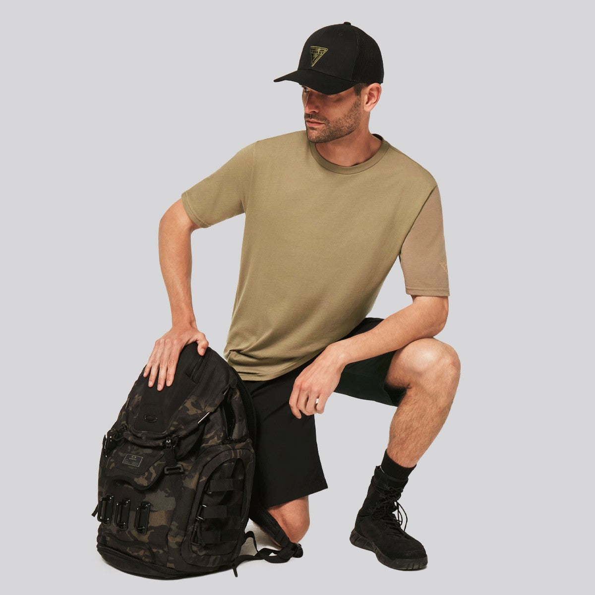 Polera Oakley SI Core Tan