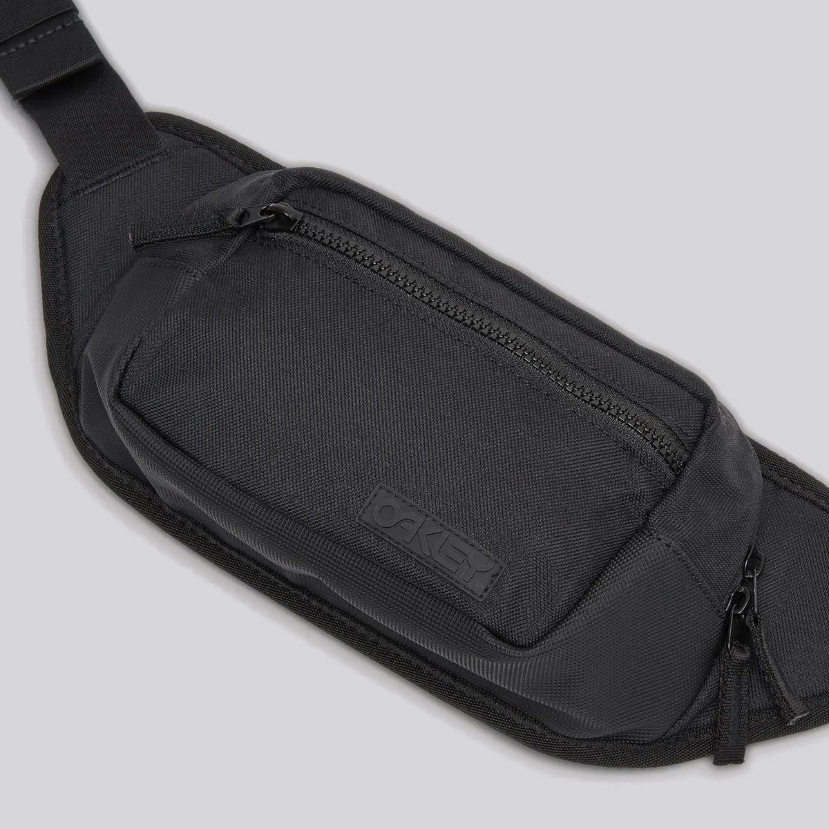 Banano Oakley Transit Blackout