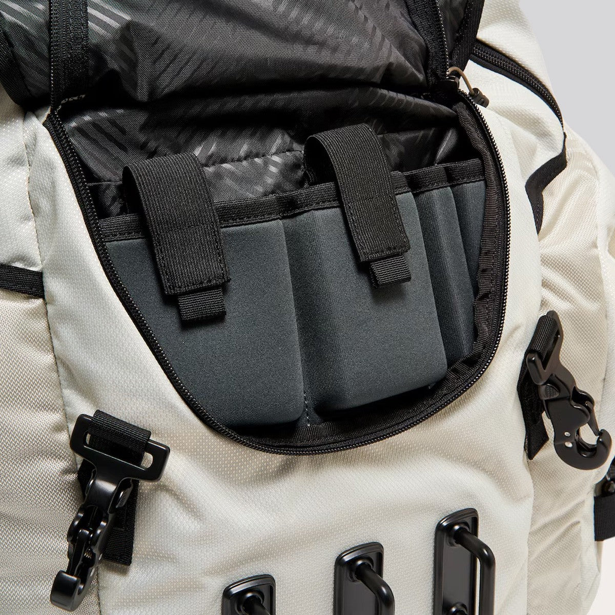 Mochila Oakley Kitchen Sink Light Grey