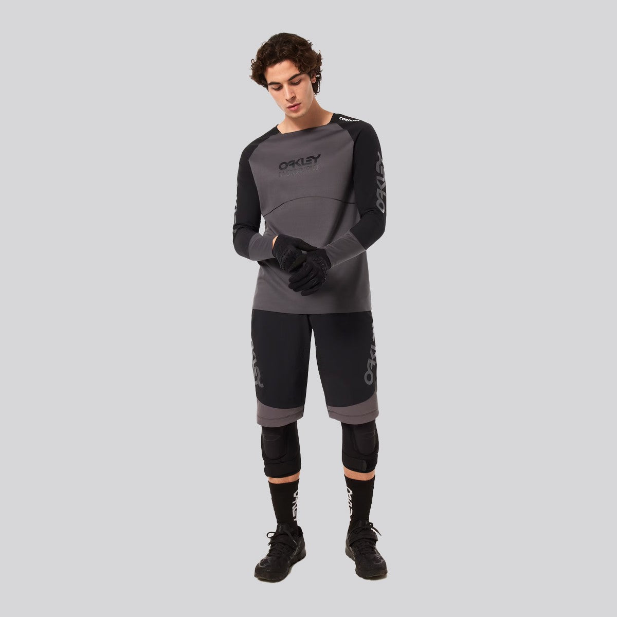 Polera Oakley Maven Scrub Black/Grey