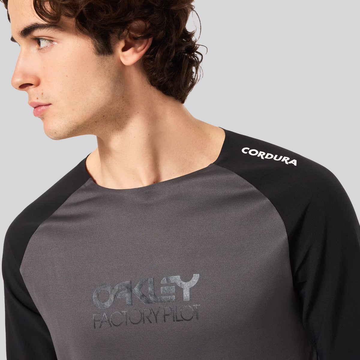 Polera Oakley Maven Scrub Black/Grey