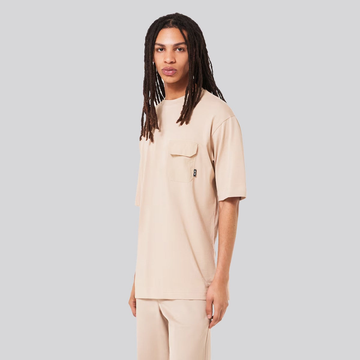 Polera Oakley Roam Commuter Pocket Tree Humus