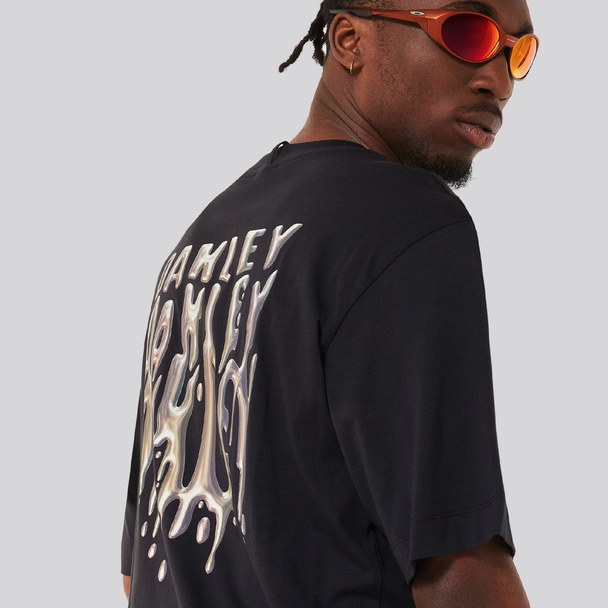 Polera Oakley Stacked Metal Blackout