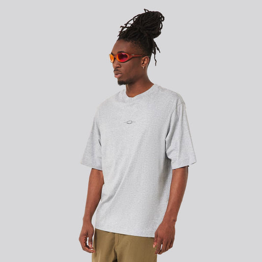 Polera Oakley Stacked Metal New Granite Heather