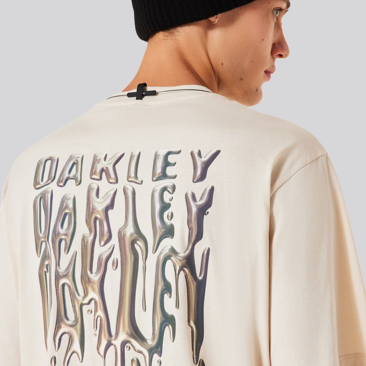 Polera Oakley Stacked Metal Mist