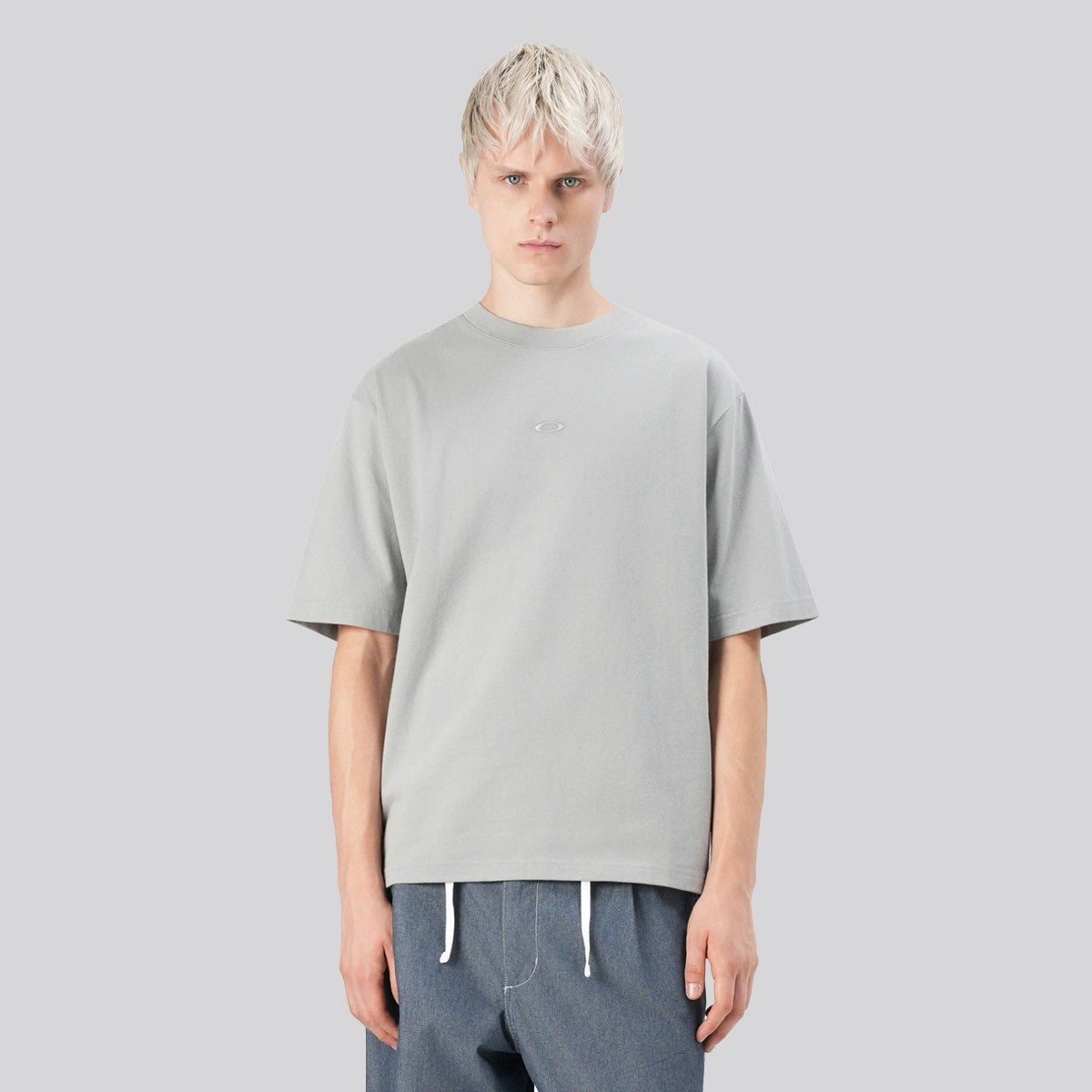 Polera Oakley Futurescape Fossil Cement