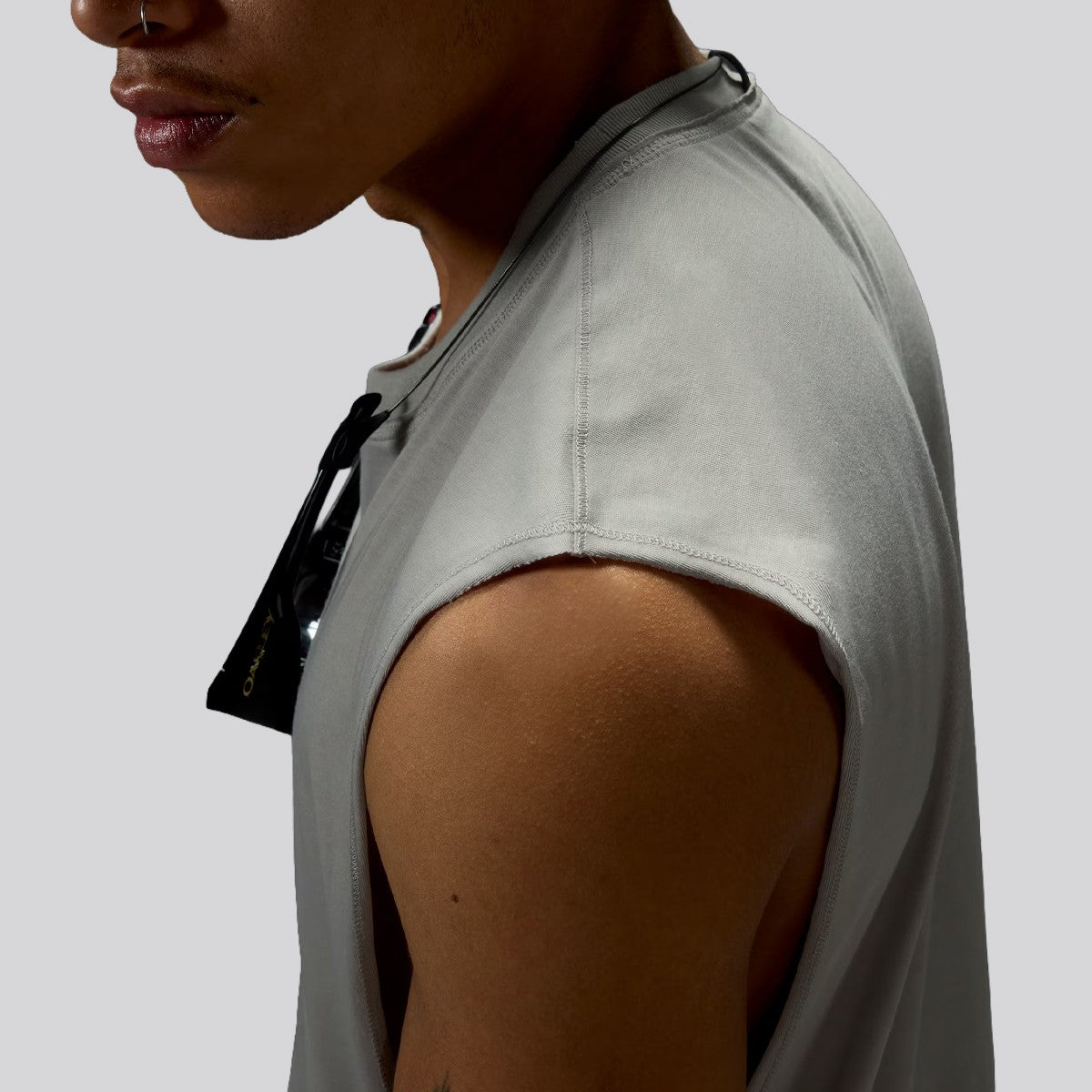 Polera Oakley Reserve Momento Grey/Light Grey