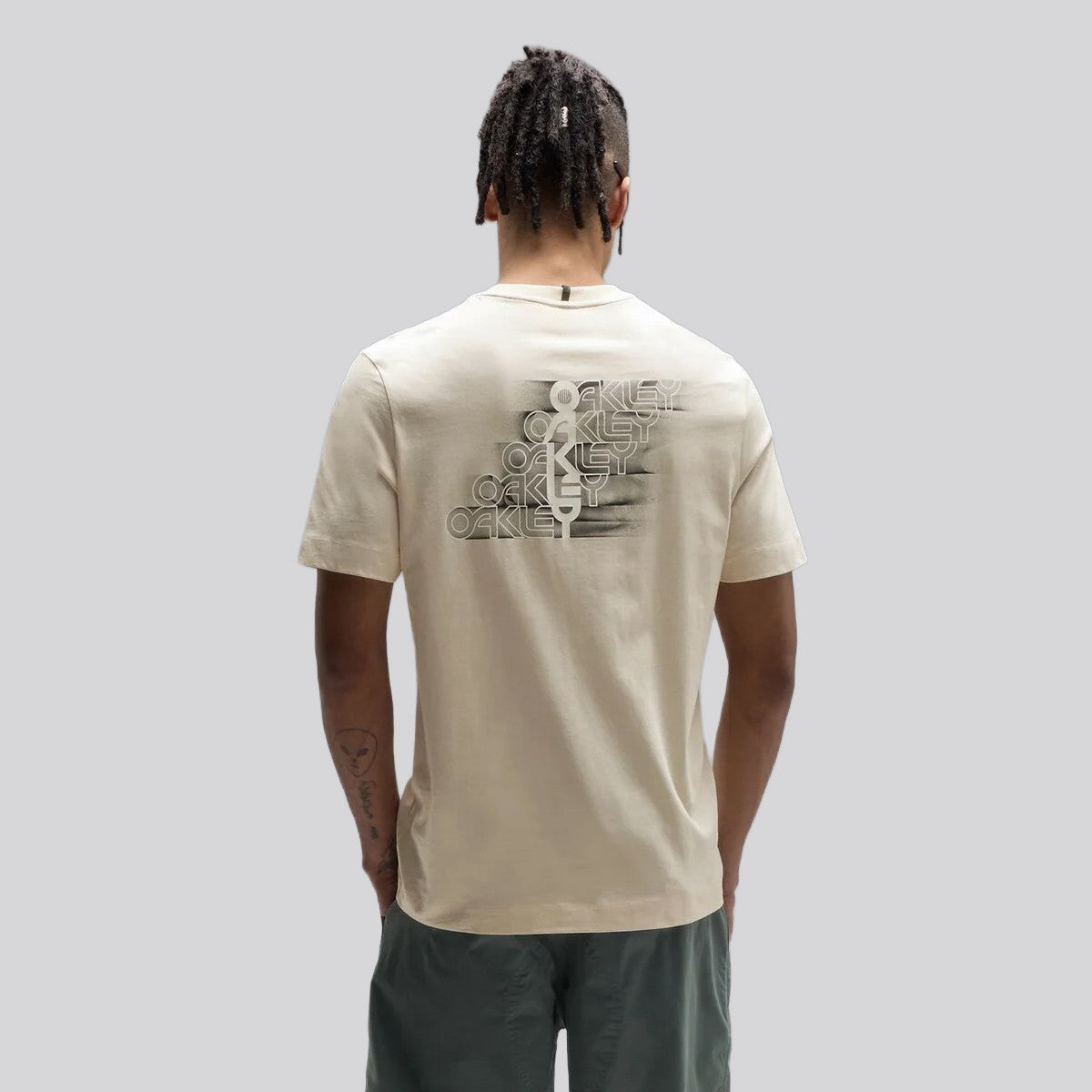 Polera Oakley Stacked Flow Light Grey