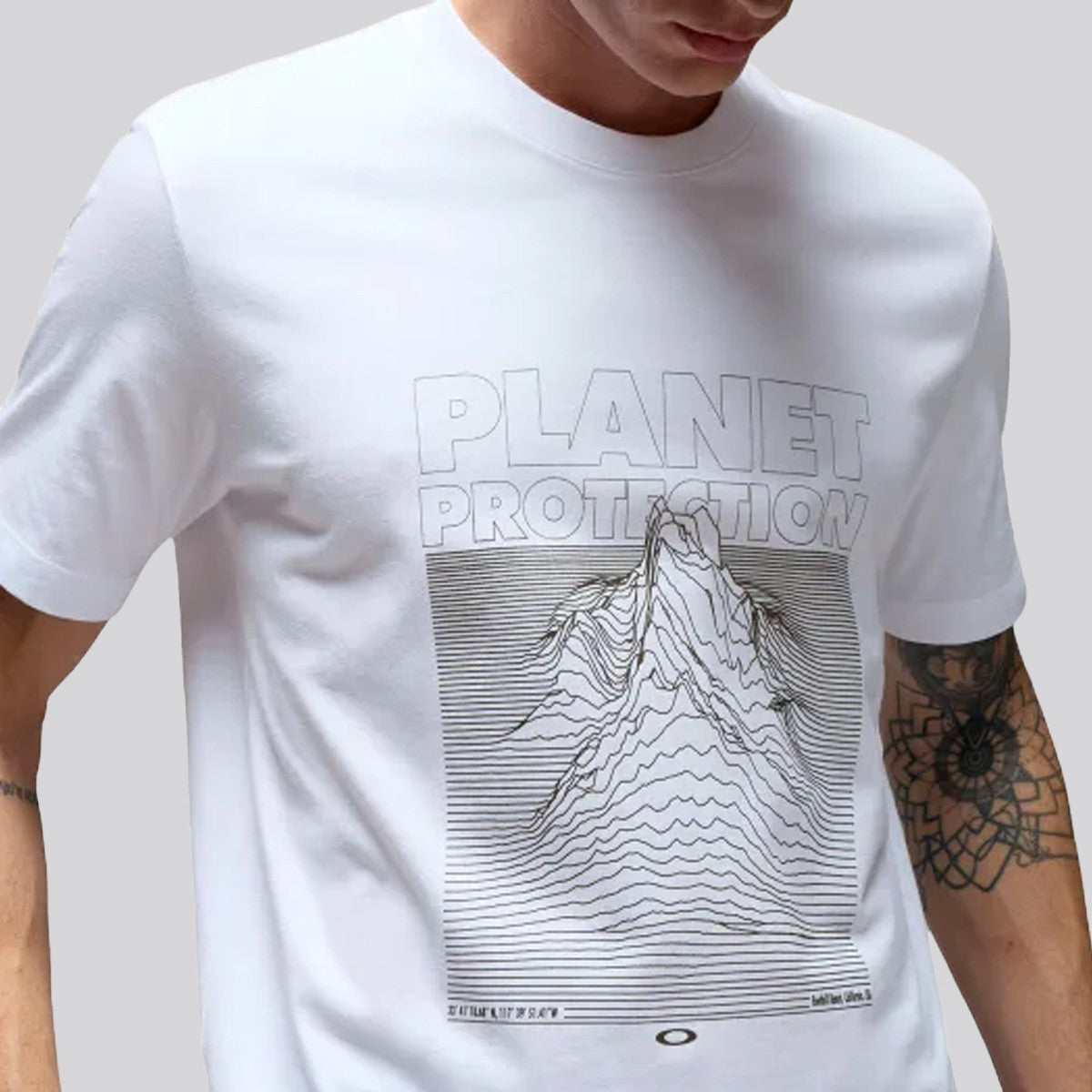 Polera Oakley Futurescape Protopia All White