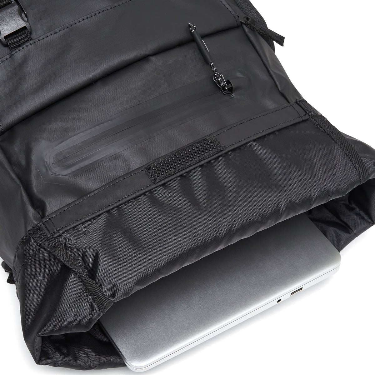 Mochila Oakley Road Trip Terrain RC Blackout