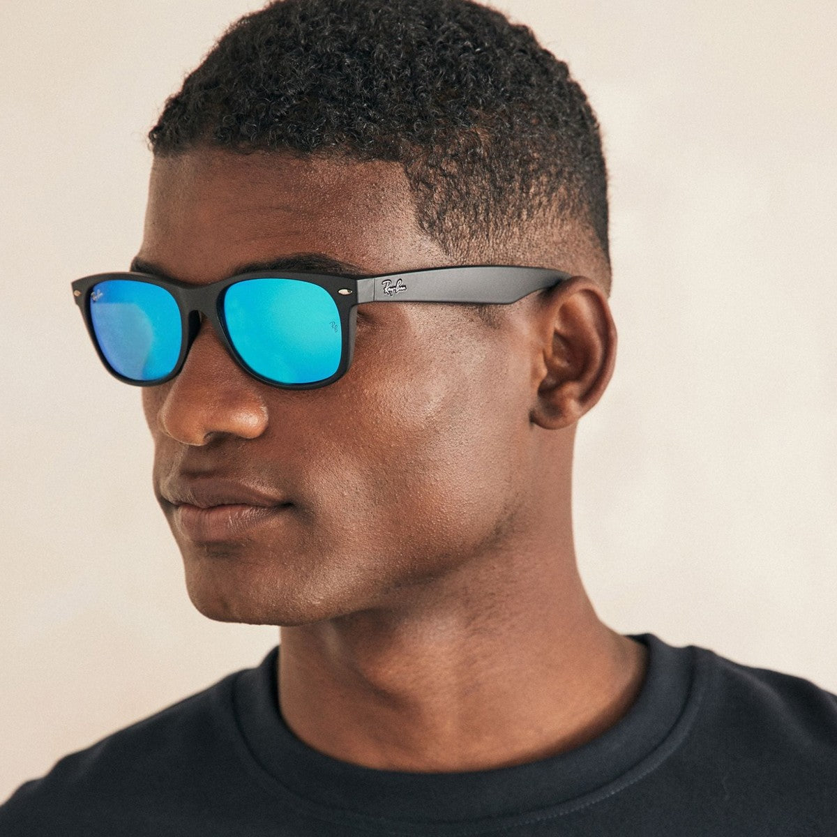 Lentes de Sol Ray-Ban New Wayfarer Flash Matte Rubber Black/Blue Flash