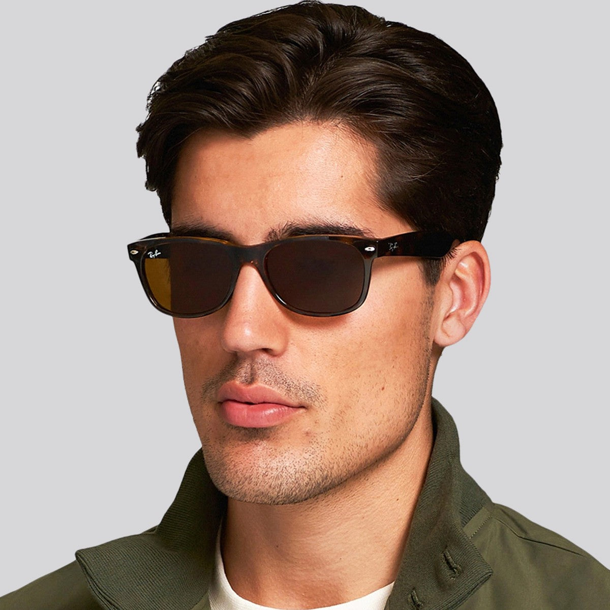 Lentes de Sol Ray-Ban New Wayfarer Classic Polished Light Havana/Light Brown Gradient
