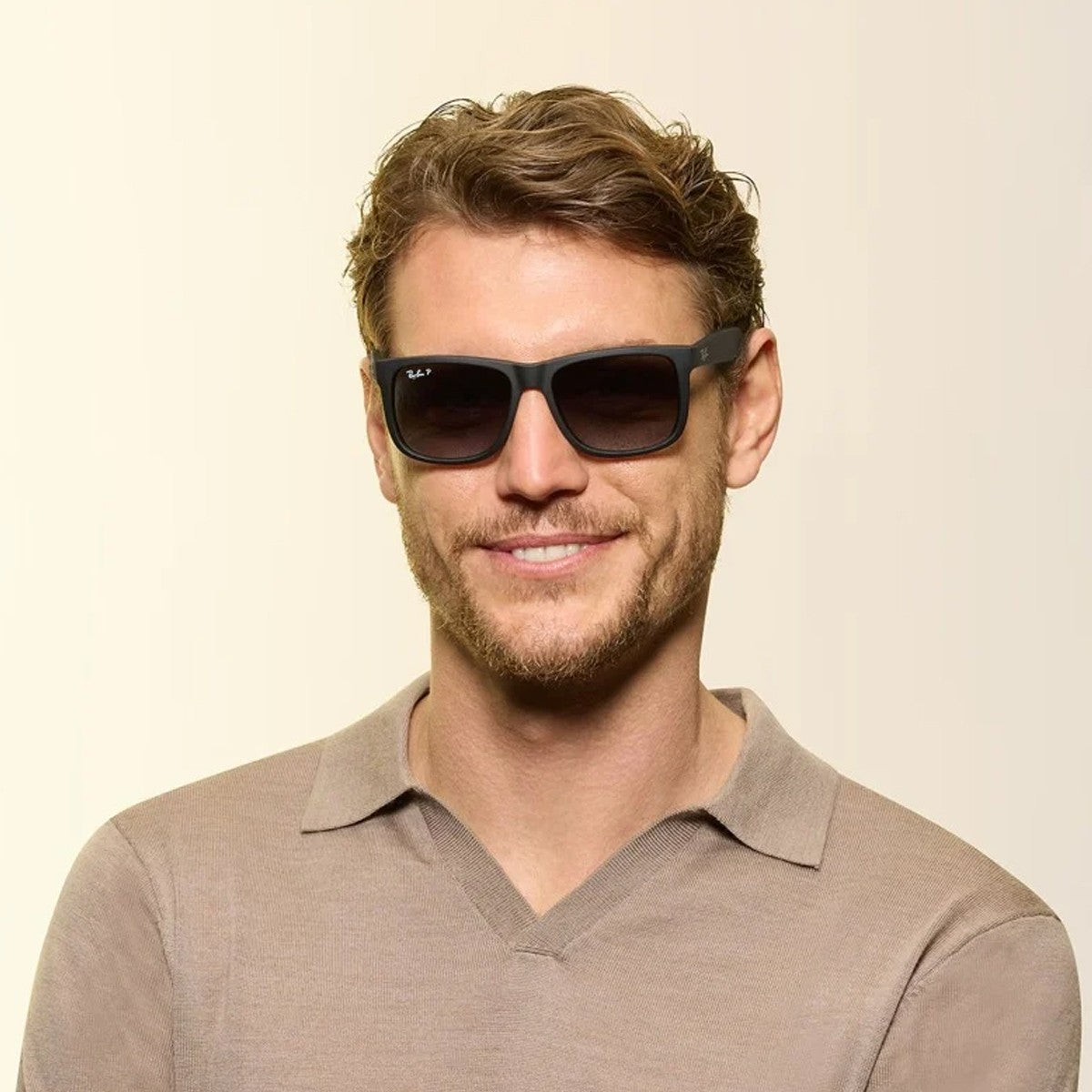 Lentes de Sol Ray-Ban Justin Rubber Black / Grey Gradient Polarizado
